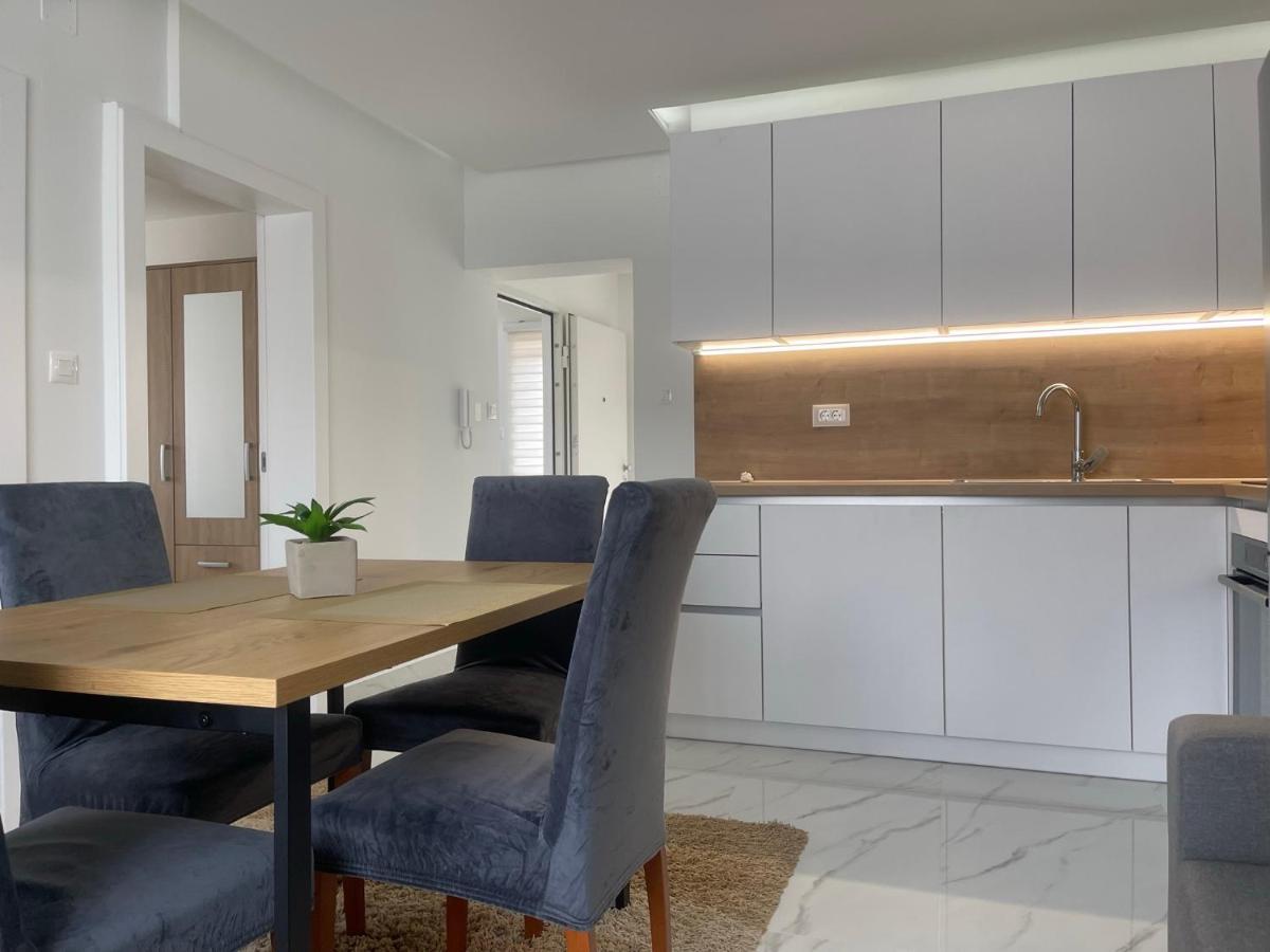 Rozi Apartment