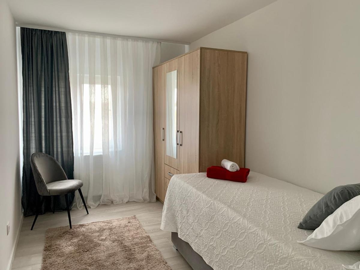 Rozi * Zagreb